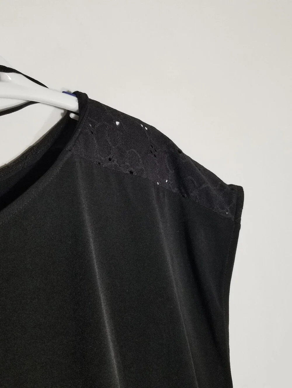 Michael Kors Top Women's Medium Black Ruched Waist Embroidered Shoulders Blouse
